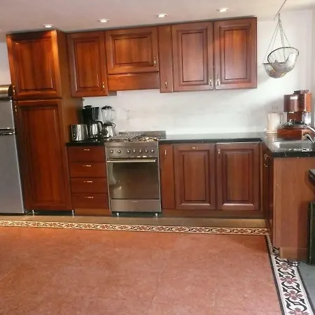 Budget Romance Tower Studio Apartment Lari