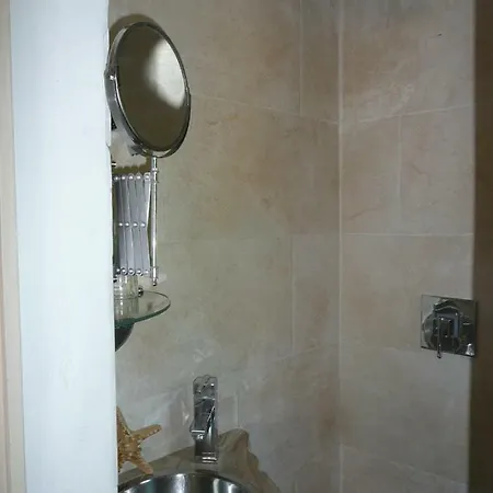 Budget Romance Tower Studio