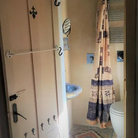 Budget Romance Tower Studio